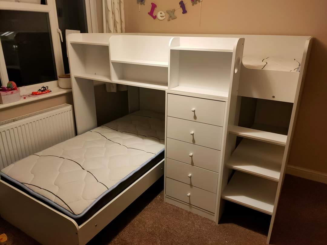 Flair Wizard L-shaped bunk and chest